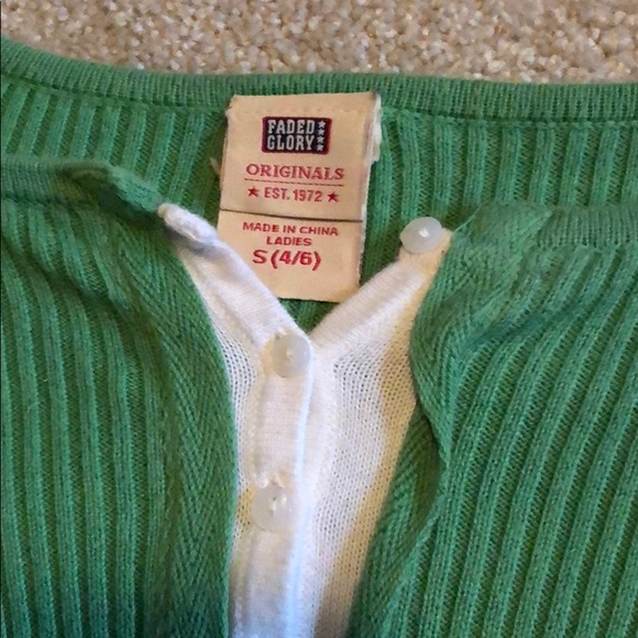 Woman’s Sweater Top - Picture 3 of 3